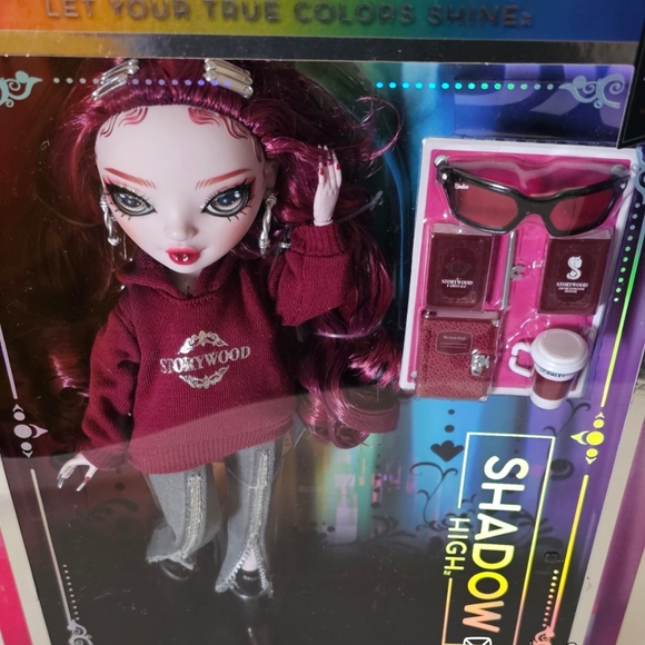 Rainbow High Shadow High Scarlett Rose Doll - Picture 3 of 9